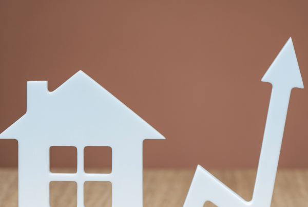 house block with an arrow pointing upwards